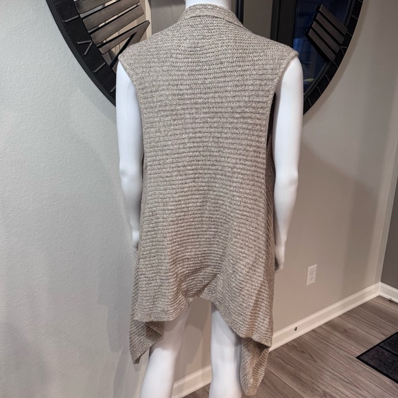 Women's Oatmeal Open-Front Sleeveless Long-Line Cardigan - Picture 3 of 6